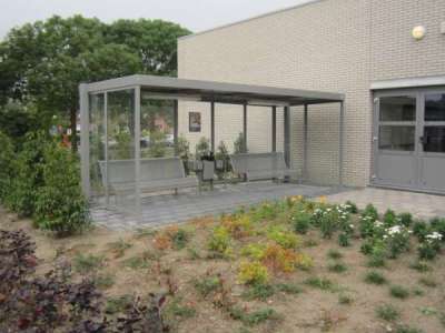rokersoverkapping overkapping straatmeubilair zitbank buitenbank asbak Ziekenhuis FalcoSpan