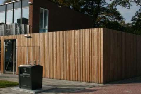 Asymmetrische fietsenstalling met doorlopende overkapping