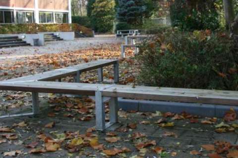 Picknicktafels en hoekbanken voor schoolplein Reitdiep College