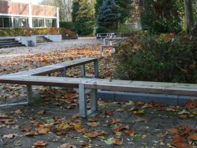 Picknicktafels en hoekbanken voor schoolplein Reitdiep College