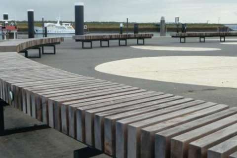 Bruinisse voortvarend met Falco banken