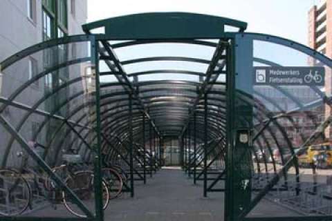 fietsparkeren fietsoverkapping fietsenstalling fietsenrek FalcoQuarter Ziekenhuis