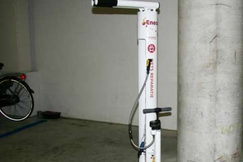 fietsparkeren fietsaanleunbeugel fietsreparatiezuil fietsophangsysteem Falco