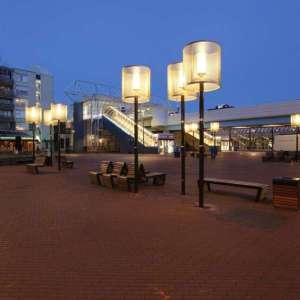 Projecten | Inrichting Stadsplein Capelle a/d IJssel | image #1 | straatmeubilair buitenbank zitbank afvalbak picknickset FalcoLinea