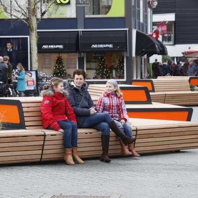 straatmeubilair zitelement buitenbank plantenbak zitbank FalcoLinea stadscentrum