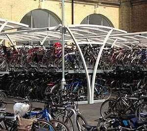Falco fietsparkeervoorzieningen populair bij Engelse stations