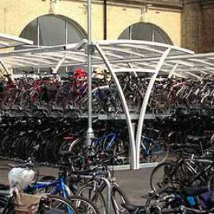 Falco fietsparkeervoorzieningen populair bij Engelse stations