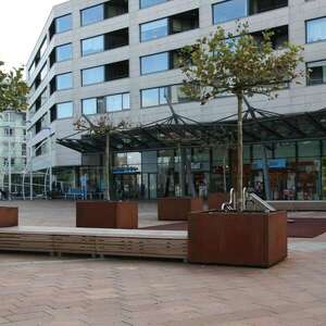 Tapis du Bois bankelementen voor winkelcentrum te Rotterdam