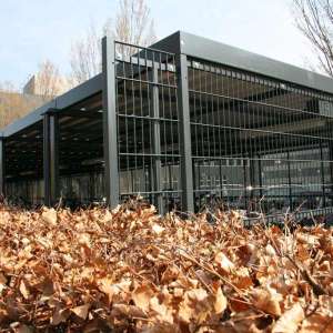 Projecten | Fietsoverkapping voor Crucell met tralie en perfo | image #1 | 