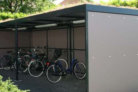 Fietsenstalling op maat met groendak en trespa!