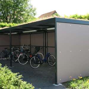 Fietsenstalling op maat met groendak en trespa!