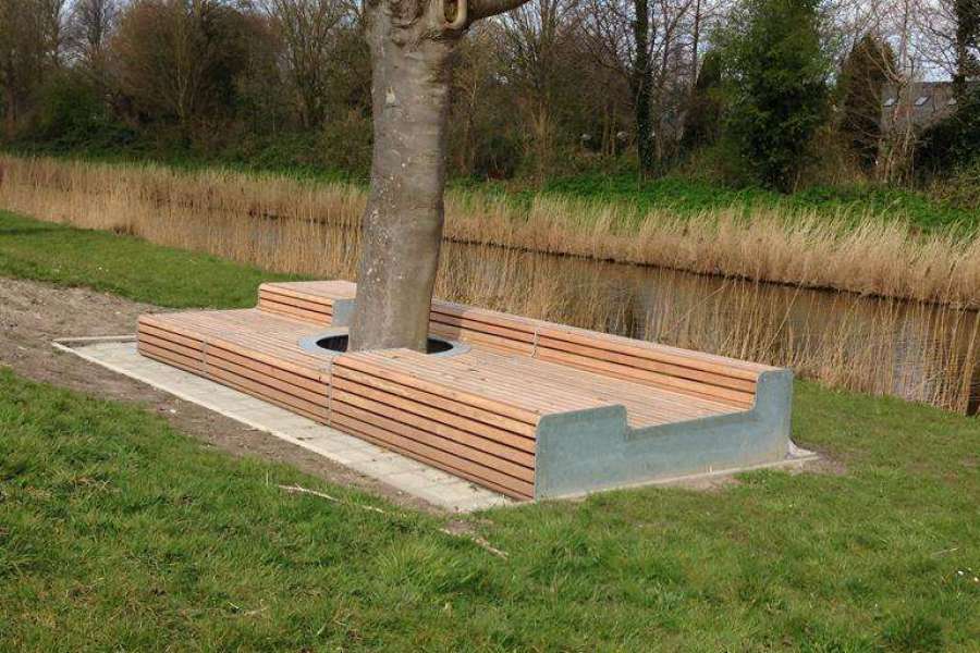 Buitenterrein rsg Wiringherlant ondergaat metamorfose met Falco straatmeubilair