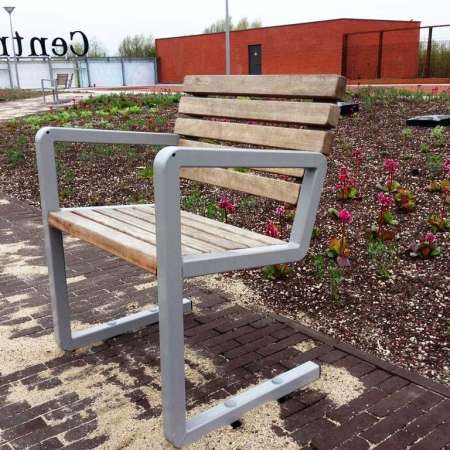 Groen dakterras met FalcoNine stoelen