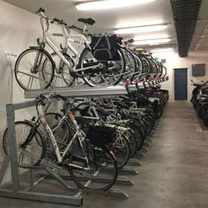 Politie Amsterdam stalt dienstfietsen in FalcoLevelPremium+