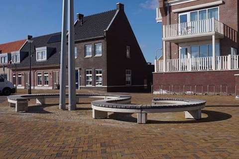 84014_straatmeubilair_bank_fietsparkeren_fietsaanleunbeugels