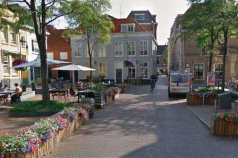 Plantenbakken in historisch centrum van Goes