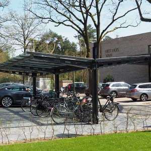 Prachtige overkapping met glazen dak in Waalre