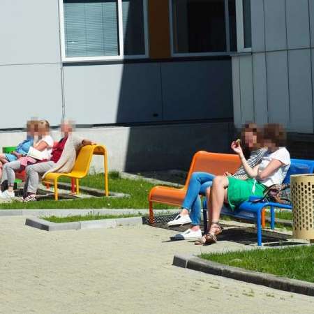 86766_straatmeubilair_zitbanken_afvalbakken_FalcoPerfo_gepoedercoat