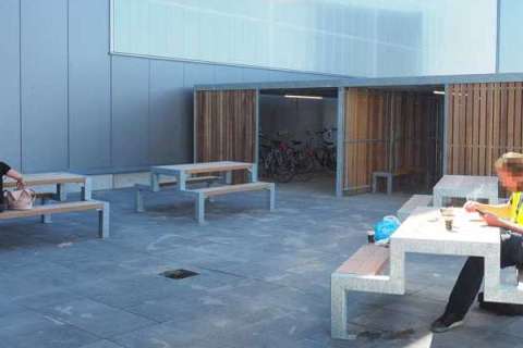 Terreininrichting bij nieuwe bedrijfshal Hollister