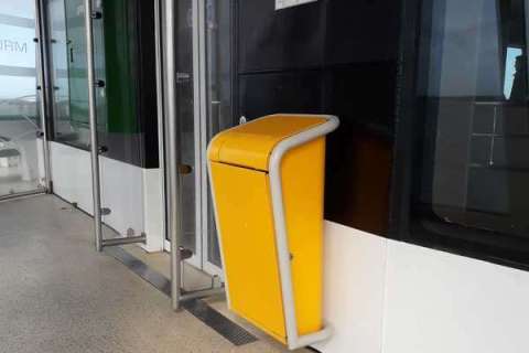 88952 afvalbak FalcoJona veerboot Terschielling