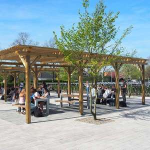 Projecten | Schoolpleininrichting met Falco picknicktafels | image #1 | 90428_straatmeubilair_picknickset_banken_schoolplein