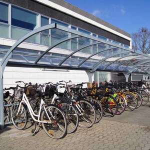 95516 fietsparkeren fietsoverkapping fietsenrek schoolterrein FalcoGamma