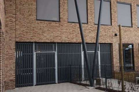 97384 overkapping wandafscheiding afvalbak boombeschermer straatmeubilair