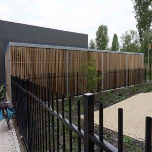 Fietsenstalling en straatmeubilair voor appartementencomplex