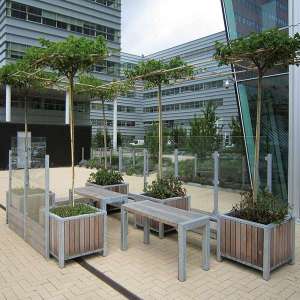 Projecten | Zomers bedrijfsterras met straatmeubilair Falco | image #1 | 