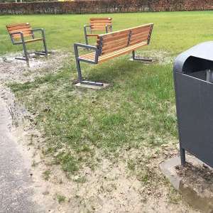 110140 straatmeubilair buitenbank stoel verkeersvoorziening paaltje