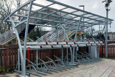 fietsparkeren etagefietsenrek dubbellaags fietsoverkapping