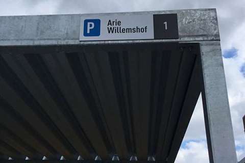 100064 straatmeubilair zitbank parkbank buitenbank schoolplein buitenmeubilair