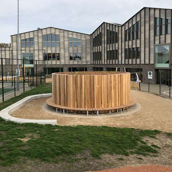 116574 ronde overkapping buitenberging buitenbank straatmeubilair