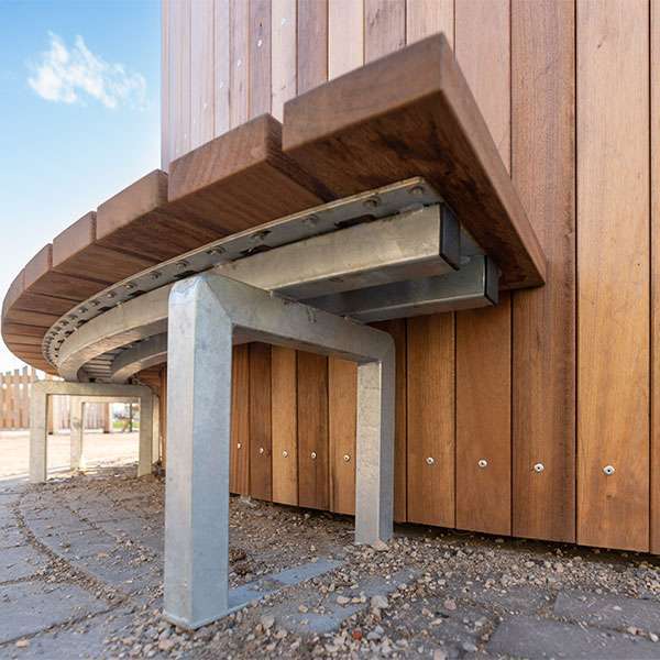 116574 ronde overkapping buitenberging buitenbank straatmeubilair