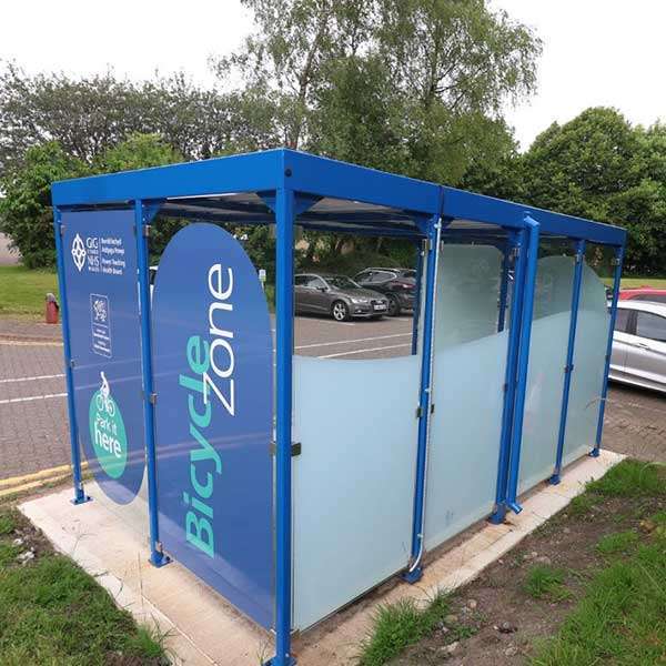135387 fietsoverkapping fietsaanleunbeugels oplaadstation zonnepanelen