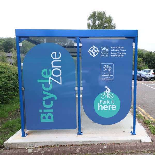 135387 fietsoverkapping fietsaanleunbeugels oplaadstation zonnepanelen