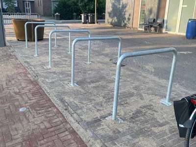 verwijderbaar straatmeubilair fietsaanleunbeugels fietsparkeren