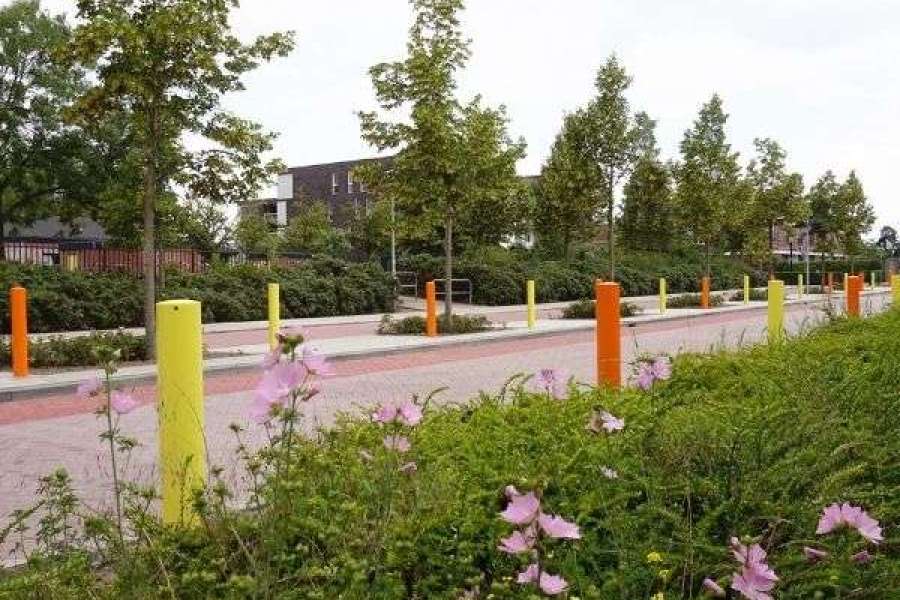 verkeersvoorziening afzetpalen kleur buitenruimte 