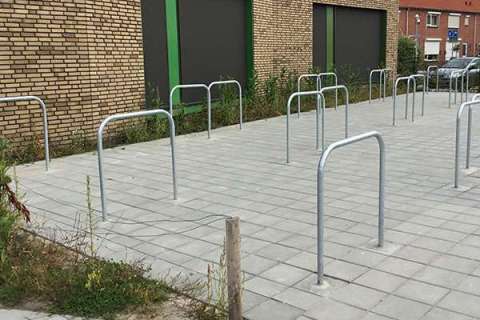 116605 fietsparkeren fietsaanleunbeugels fietsnietjes schoolplein