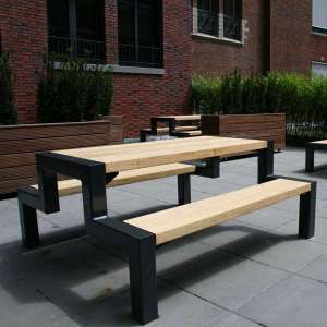 Projecten | Buiten picknicken, ook op het werk | image #1 | picknickset straatmeubilair buitenbank FalcoBloc