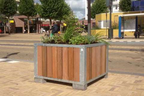 straatmeubilair plantenbak bloembak FalcoBloc centrum Nieuwbergen
