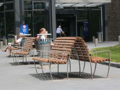 zitbank buitenbank straatmeubilair FalcoRelax ziekenhuis
