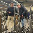 Afbeelding_23647 | Wethouder Arjan Hof bezoekt Falco in Vriezenveen en ontdekt wereld achter fietsparkeren