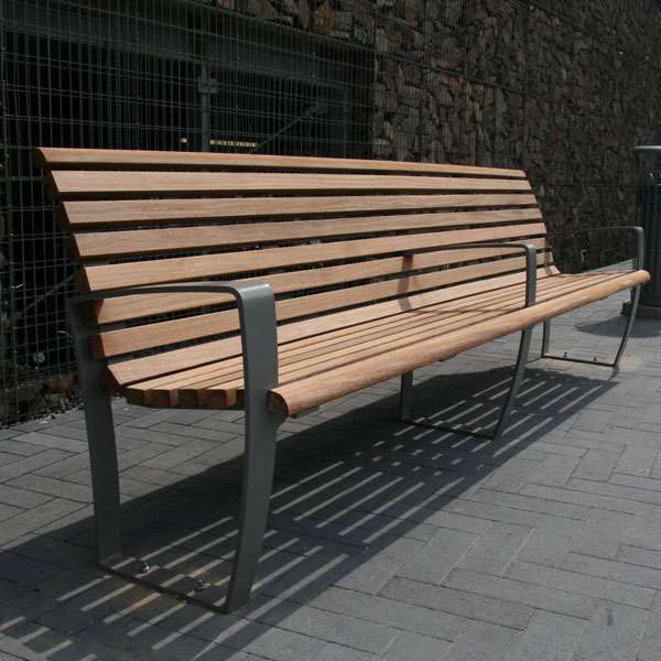 zitbank buitenbank straatmeubilair FalcoRelax ziekenhuis