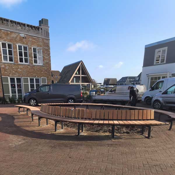 Week 6: Sierlijke FalcoSinus banken in nieuwbouwwijk Weespersluis