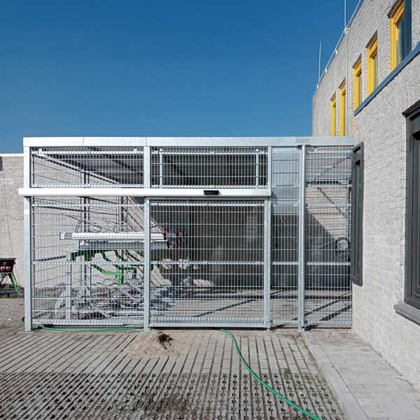 Week 10: Hoge FalcoLok Fietsoverkapping met Elektronische Toegang, Gemeentehuis Uithoorn