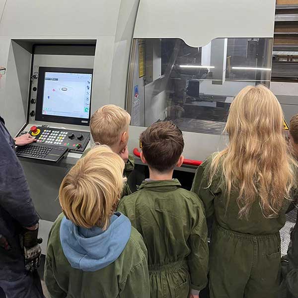 DOEN!-ers van Verion bezoeken Falco voor een leerzame ochtend