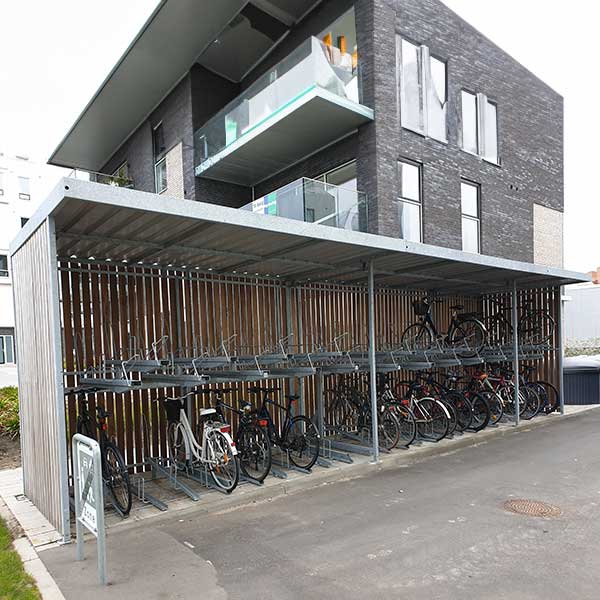 Week 26: Verschillende modellen fietsenrekken bij appartementen in Nørresundby, Denemarken