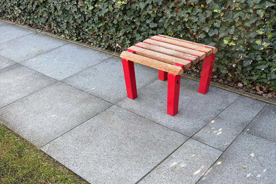 ontwerpwedstrijd regenboogbank straatmeubilair buitenbank