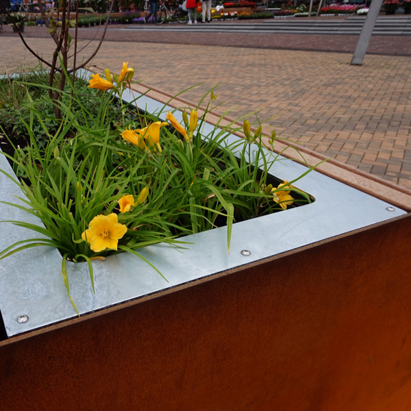 101067 straatmeubilair zitbank plantenbak FalcoLinea Bodegraven